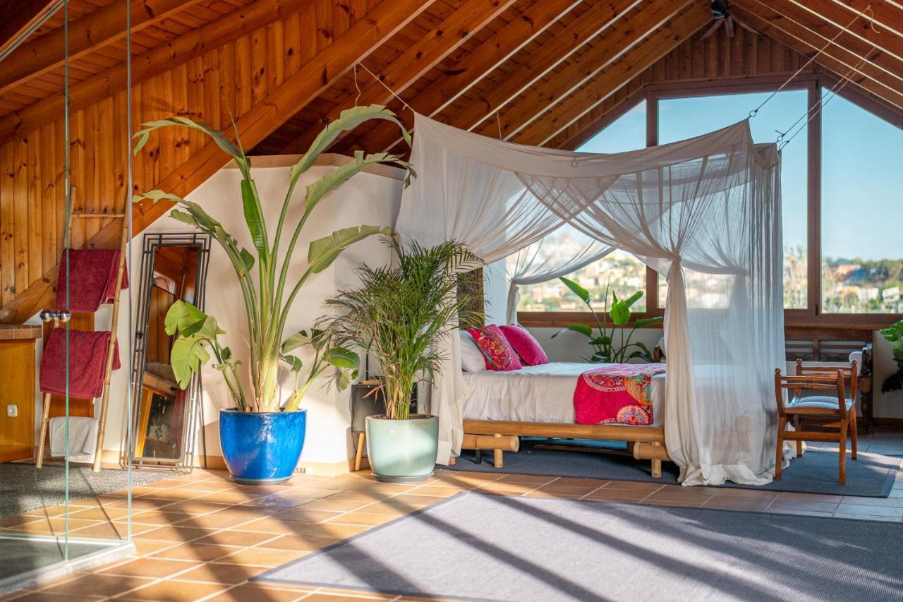 Villa Barcelona'S Tropical Oasis Sant Just Desvern Esterno foto